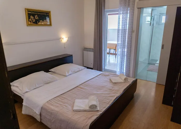Gostinjska kuća Petrica Jurandvor
