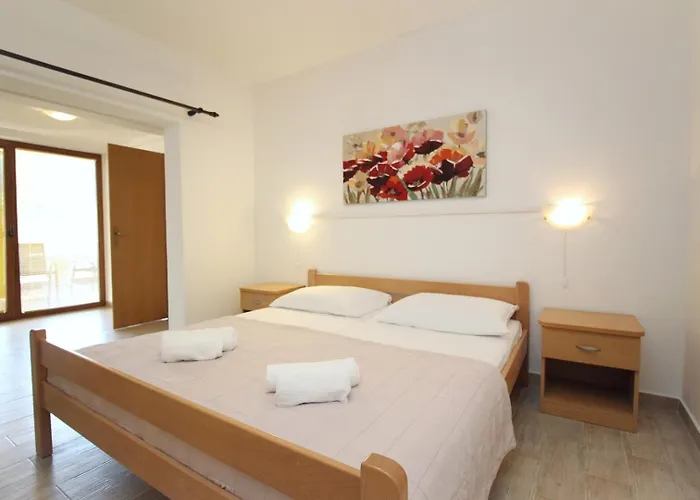 Petrica 3*