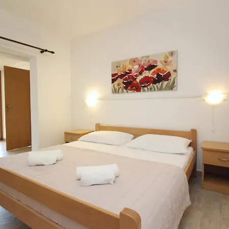 Petrica 3*
